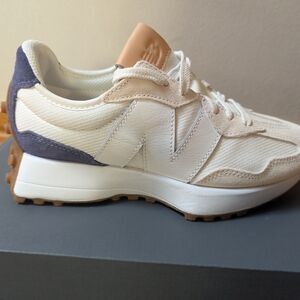 New Balance 327 Women's Sneakers 5.5US
